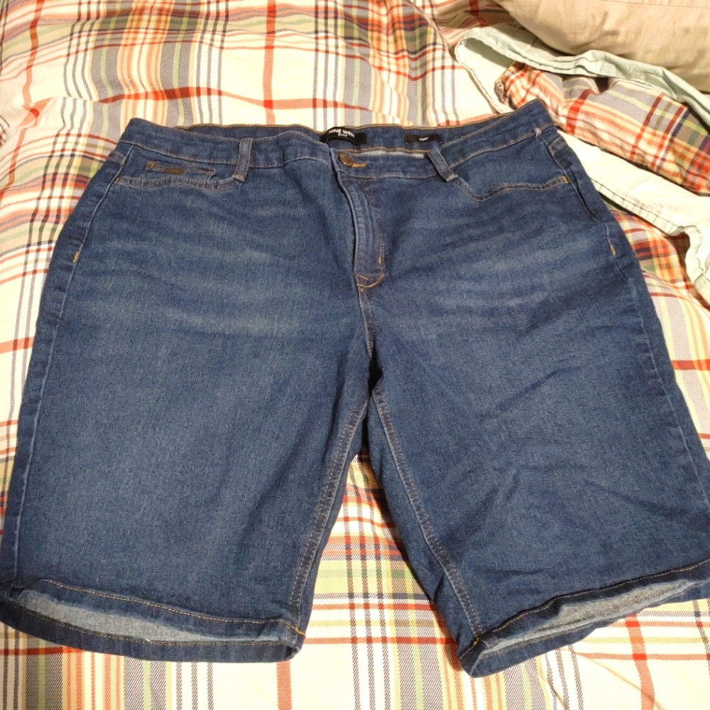 Nine West jean shorts 20w